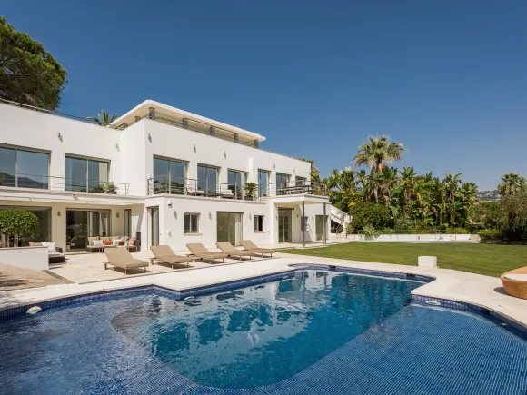 Luxury villa for sale in Las Brisas, Nueva Andalucia, Marbella